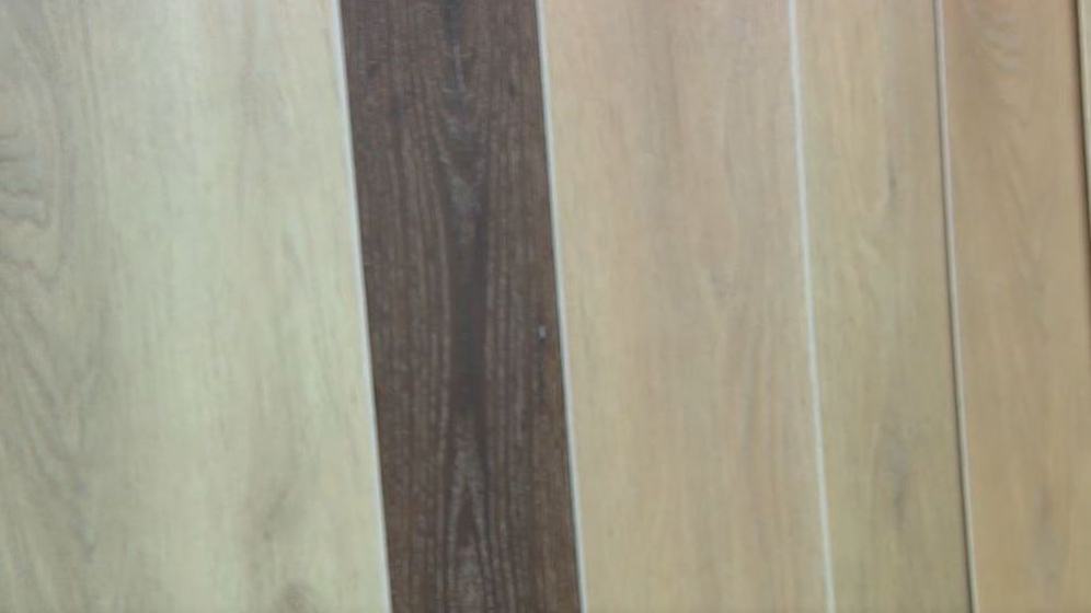 tegel of plank?