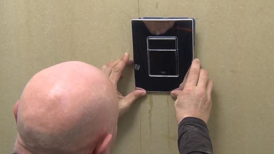 drukknop toilet plaatsen
